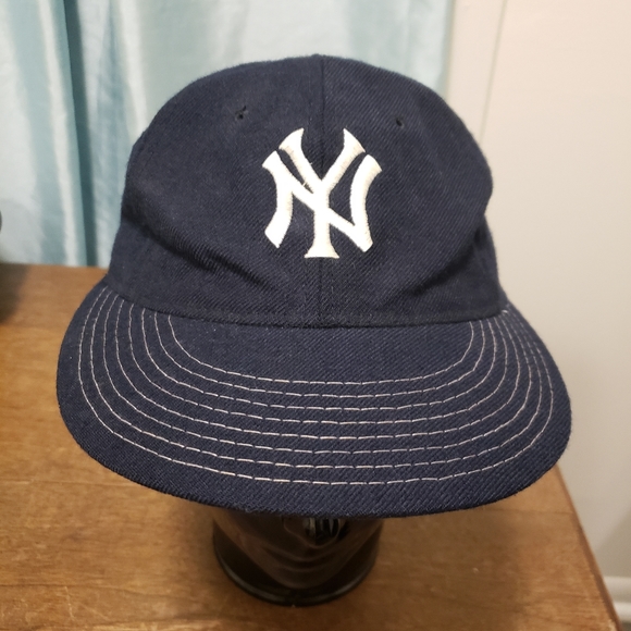 vintage Yankees hat - Picture 2 of 11